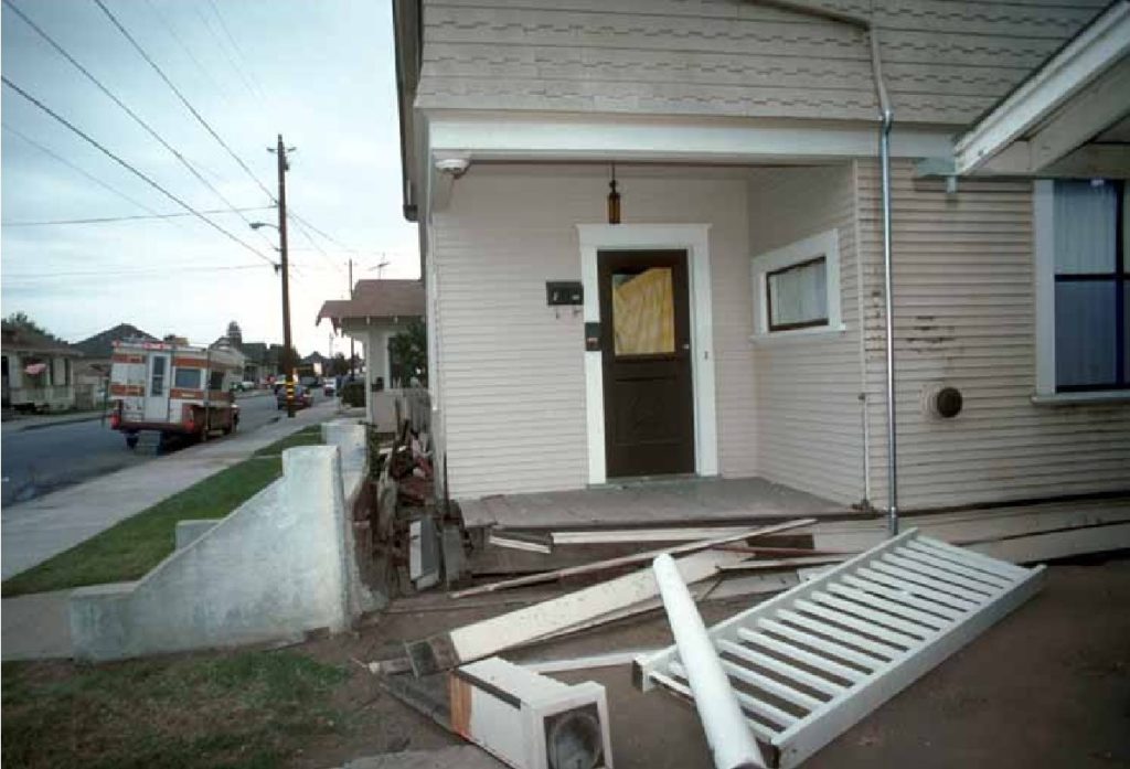 CRIPPLE WALL COLLAPSE WATSONVILLE LOMA PRIETA 1989